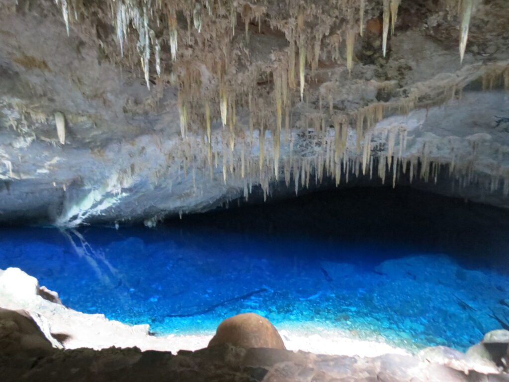 O_Azul,_Gruta_do_lago_azul_Bonito-MS
